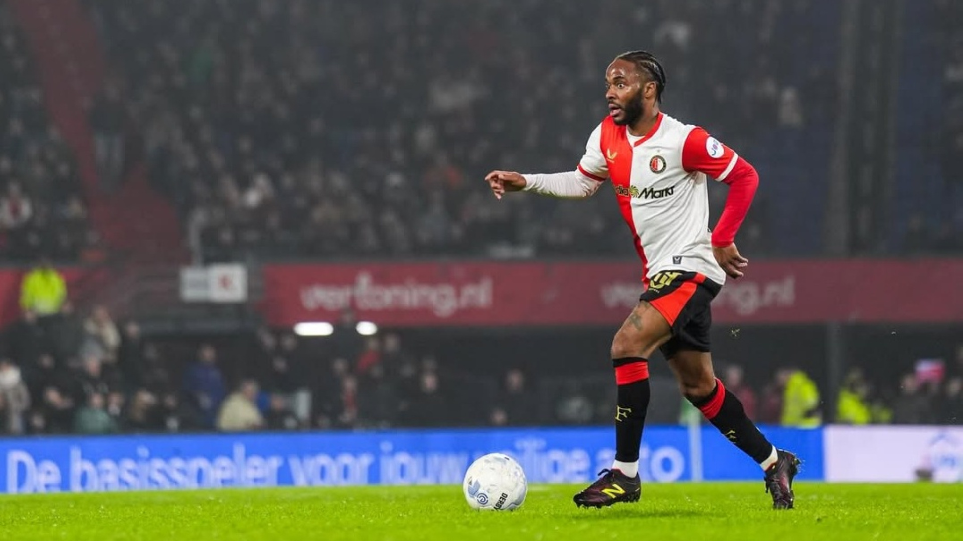 Raheem Sterling, arrestado como sospechoso de conducir bajo los efectos de las drogas tras tener una colisión con su Lamborghini