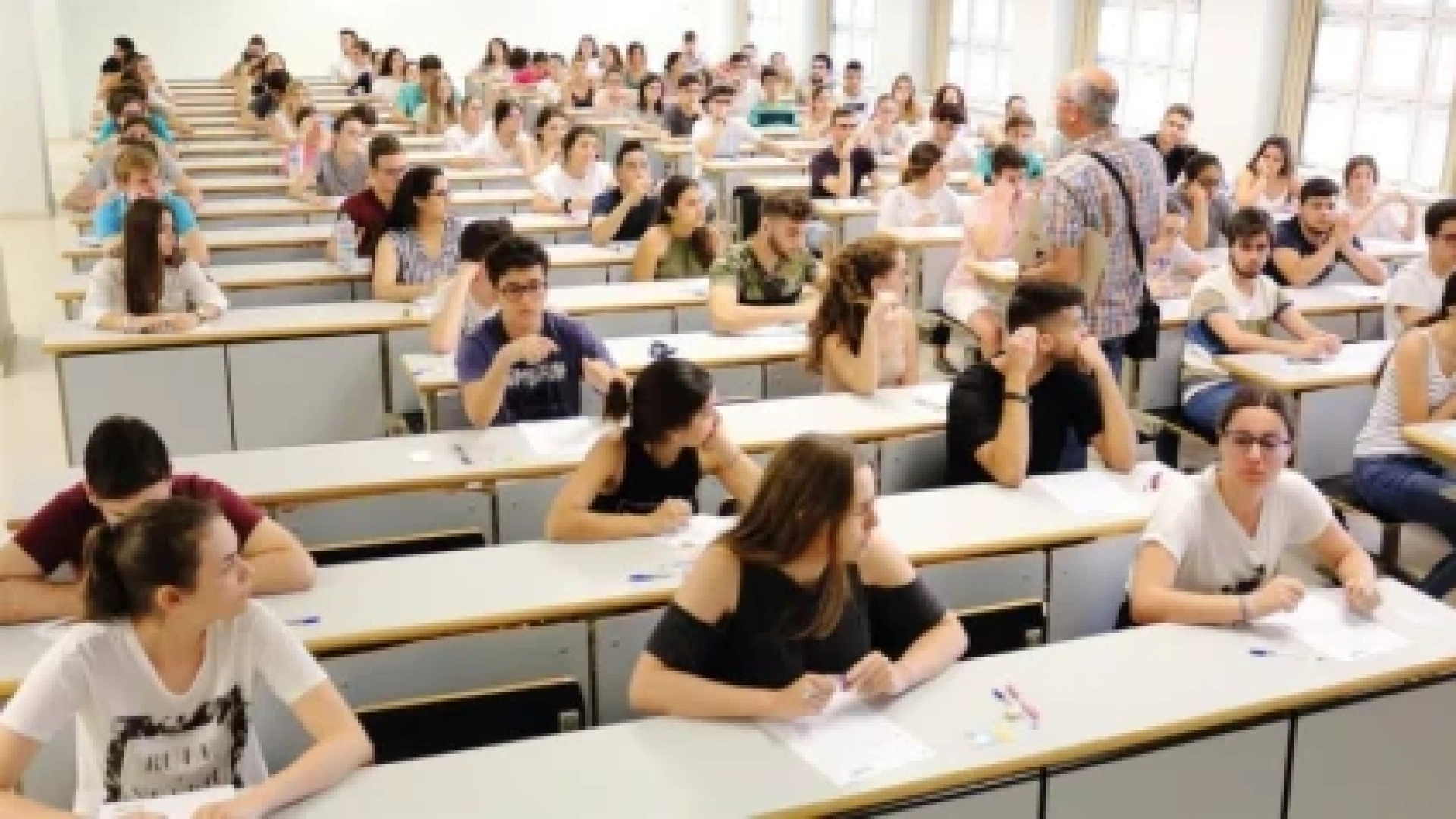 Andalucía blinda su Selectividad más masiva con detectores para evitar que se copie con inteligencia artificial