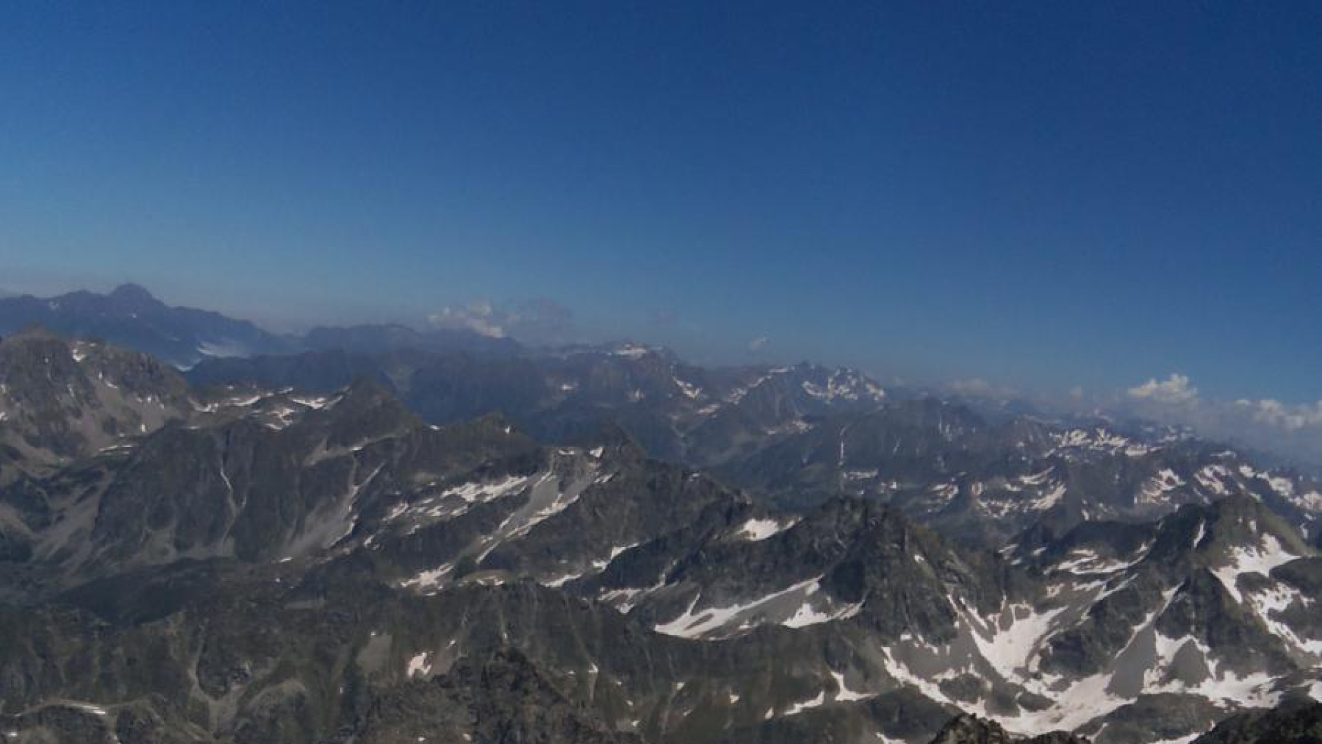 La nieve en cotas altas del Pirineo se resiste a desaparecer: 