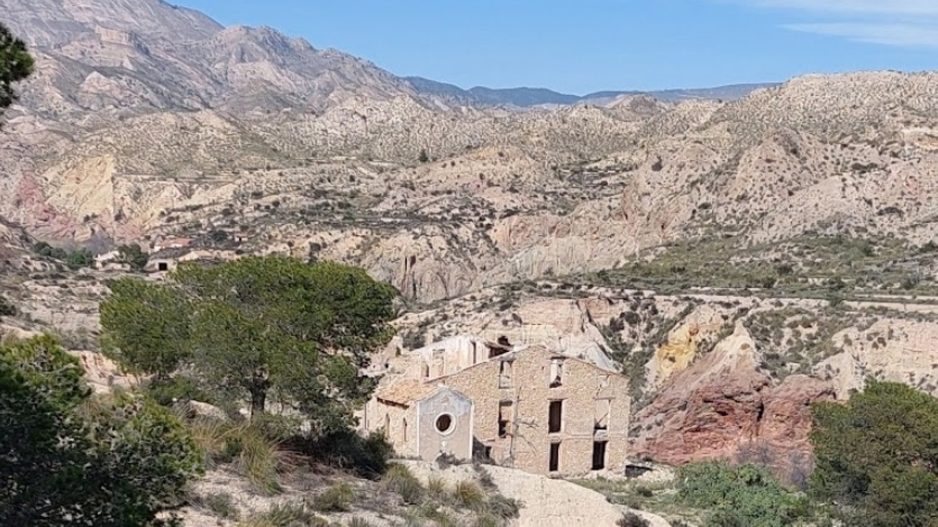 Derrumbes y abandono amenazan una joya patrimonial desconocida de Alicante