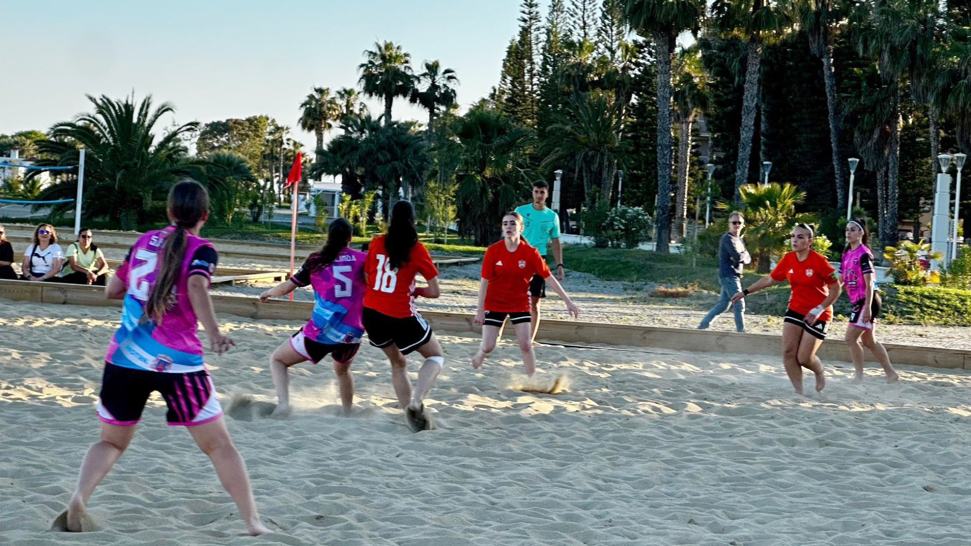 A escena los torneos veraniegos de fútbol sala y fútbol playa