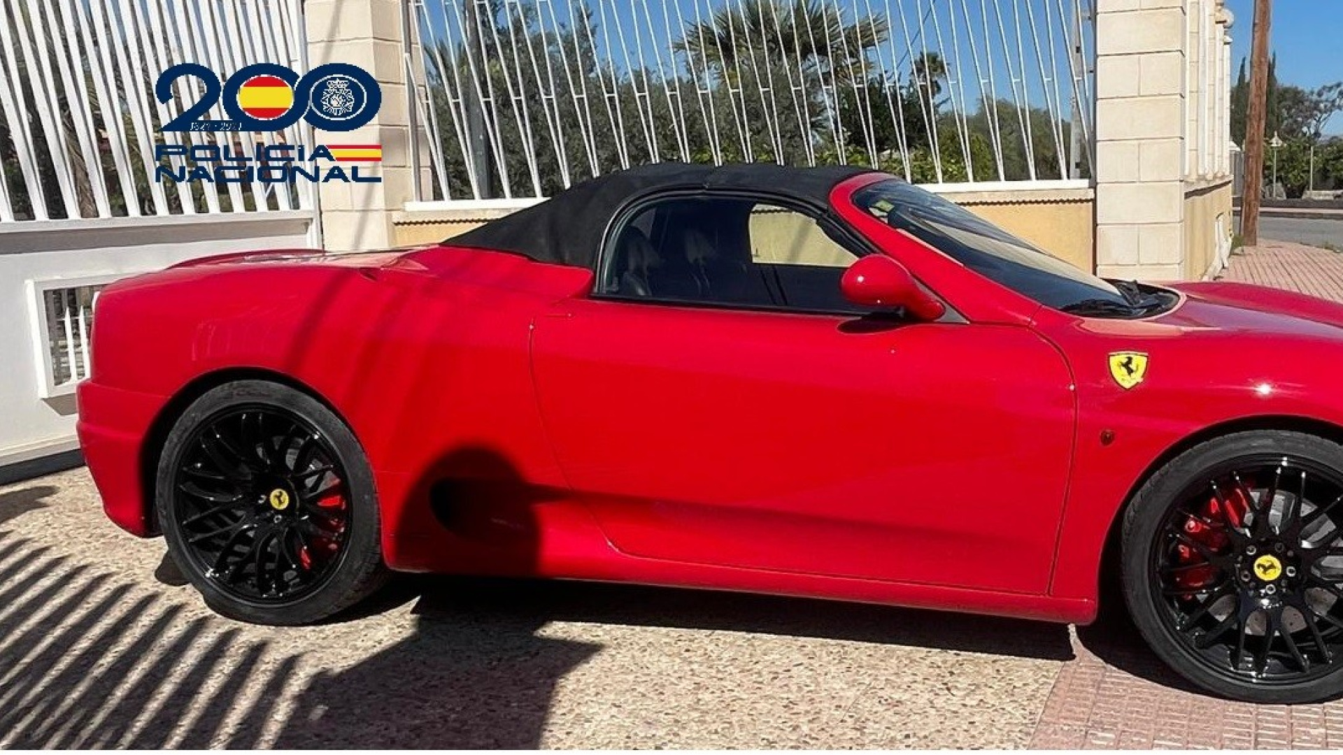 Detienen en Alicante al vendedor de un Ferrari falso tan perfecto que había pasado la ITV