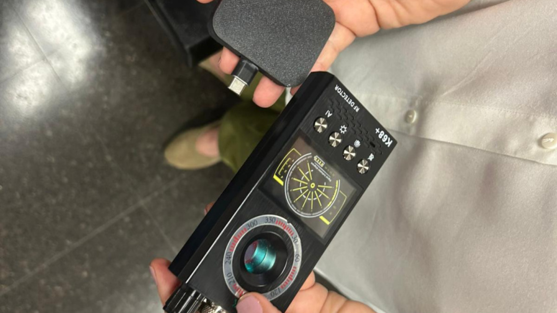 La Selectividad arranca en Alicante con detectores de frecuencia y 