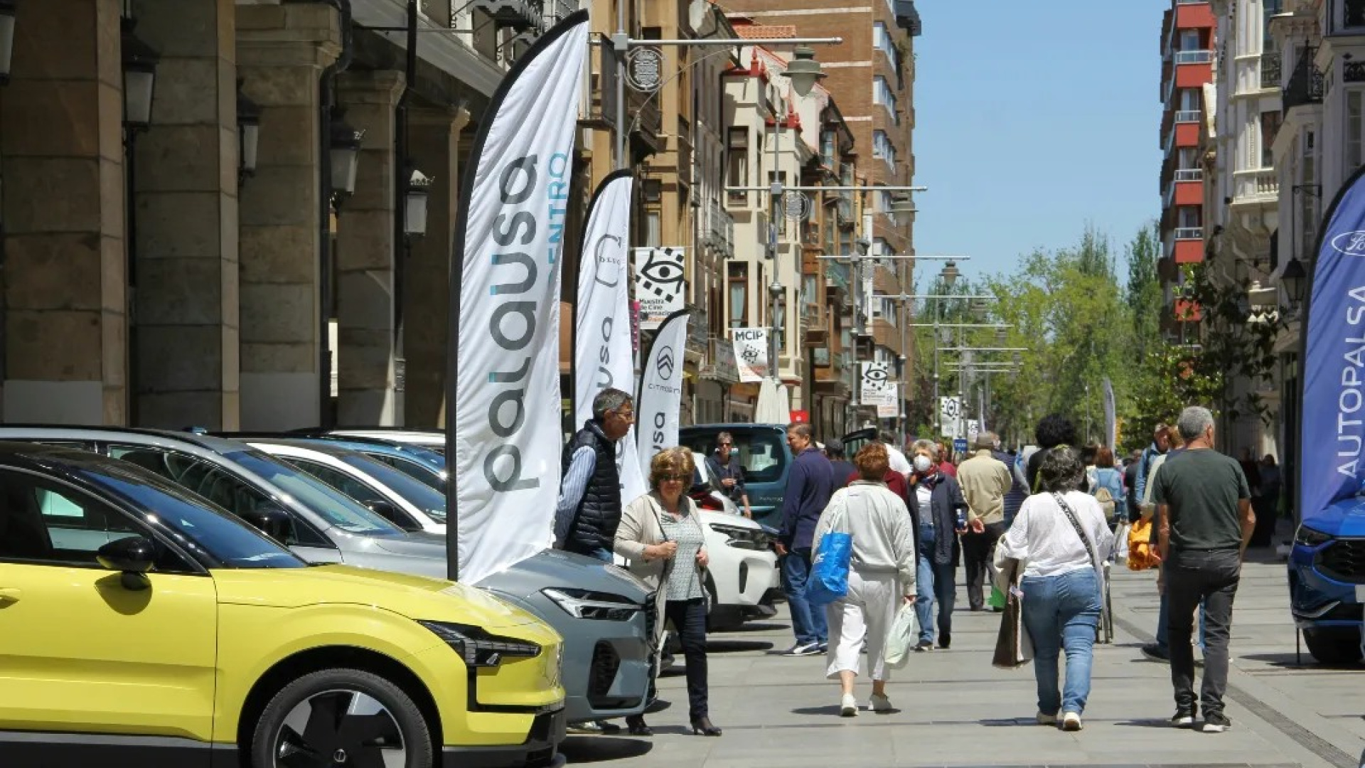 La Calle Mayor de Palencia se convierte este fin de semana en el gran escaparate del vehículo de ocasión por la Feria Chica