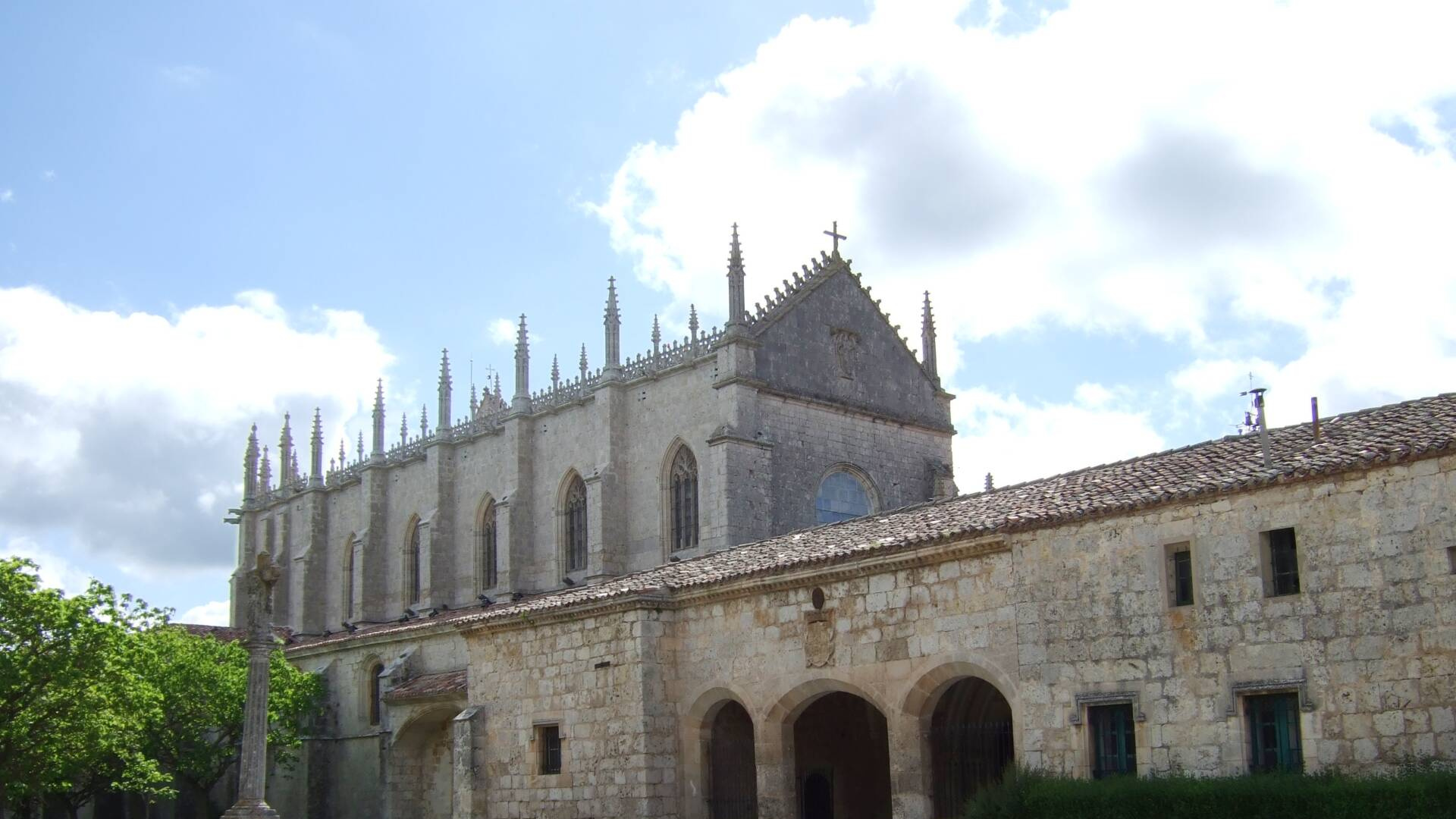 Los cartujos de un monasterio de Burgos preparan el jabón con el que el Papa León se lavará las manos antes de la multitudinaria misa de Cibeles