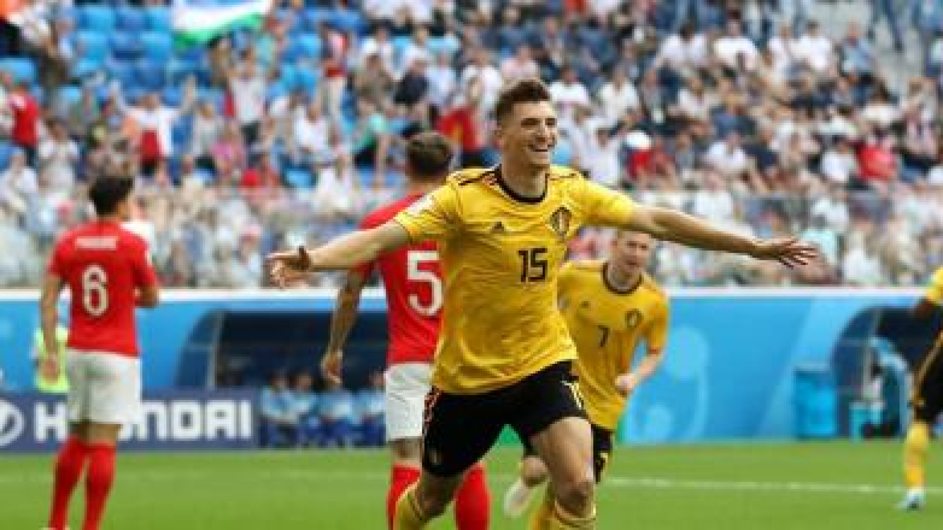 Meunier toma la delantera para el lateral derecho