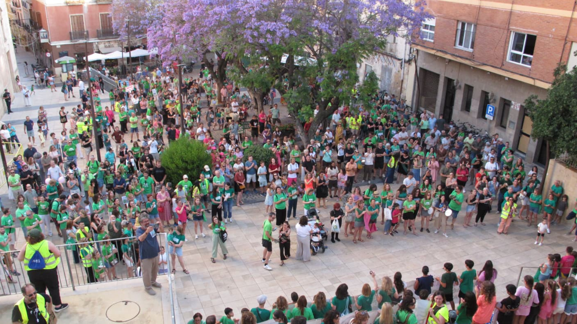 La educación pública toma las calles de Dénia en una nueva manifestación masiva