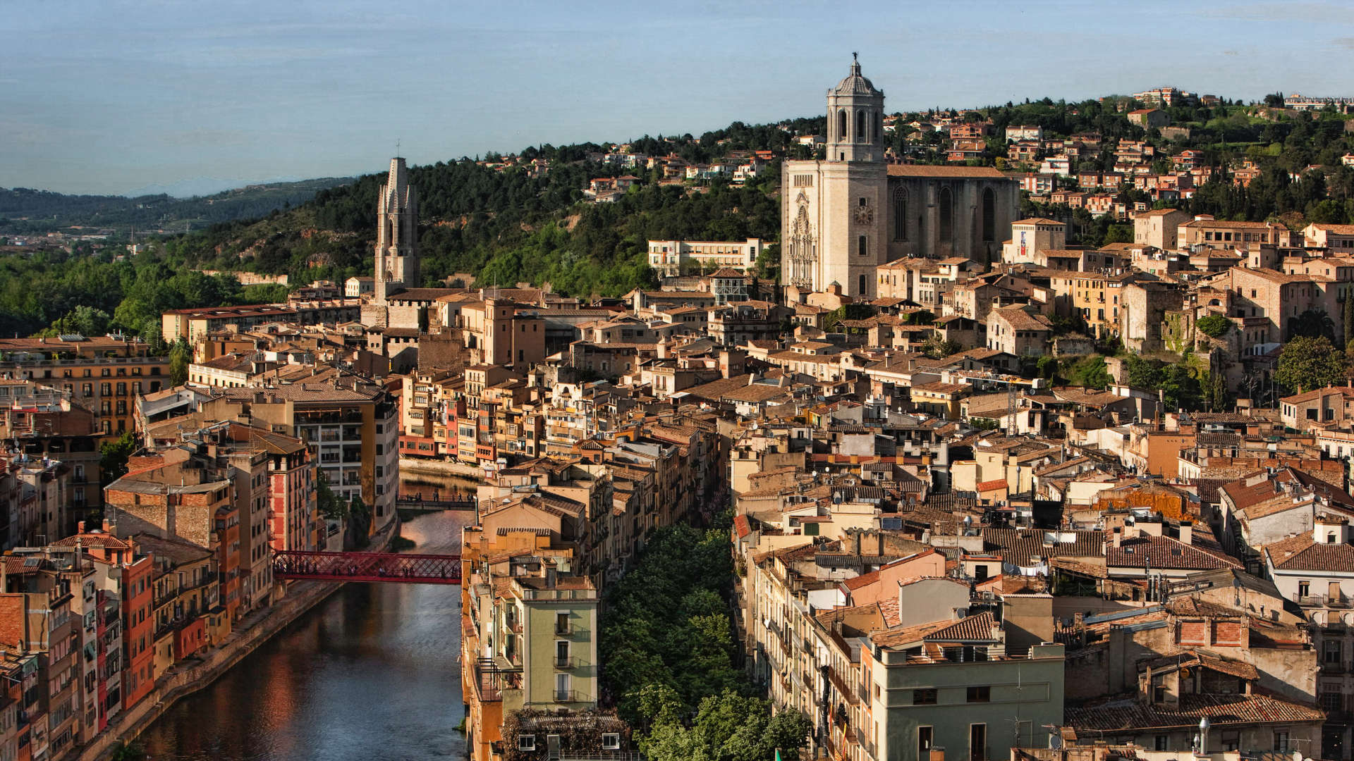 El Ayuntamiento de Girona y los sindicatos pactan la movilización urgente del personal municipal fuera de horario