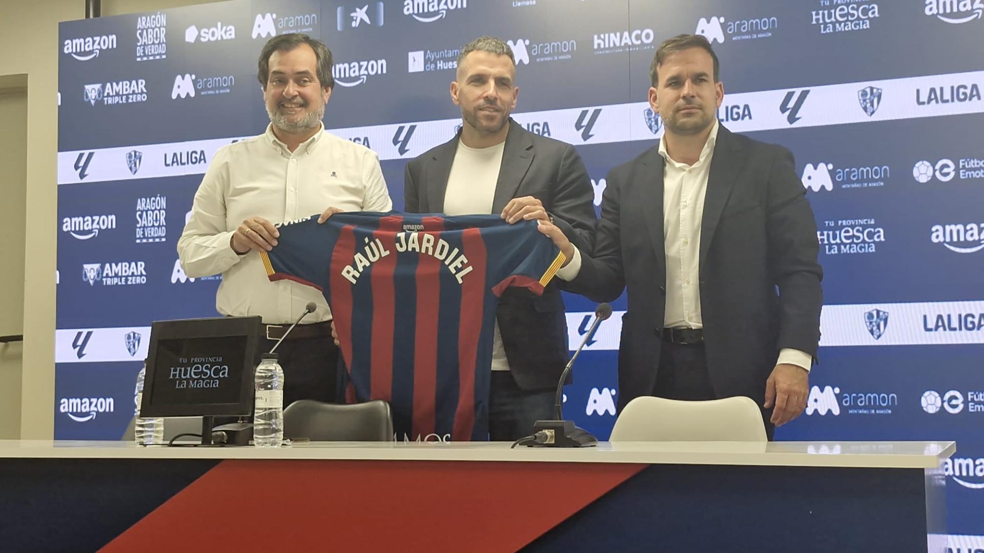 El Huesca de Jardiel nace con la máxima ambición y el Bada asume su nueva realidad
