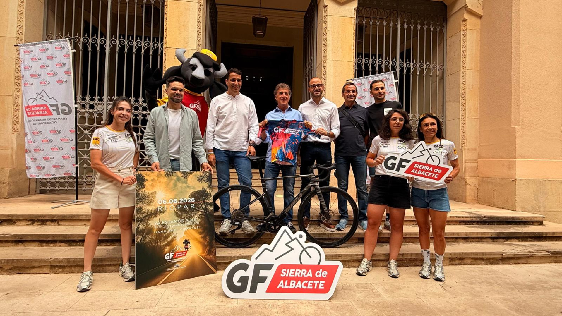 Perico Delgado se pone a prueba en la Gran Fondo de Albacete: 