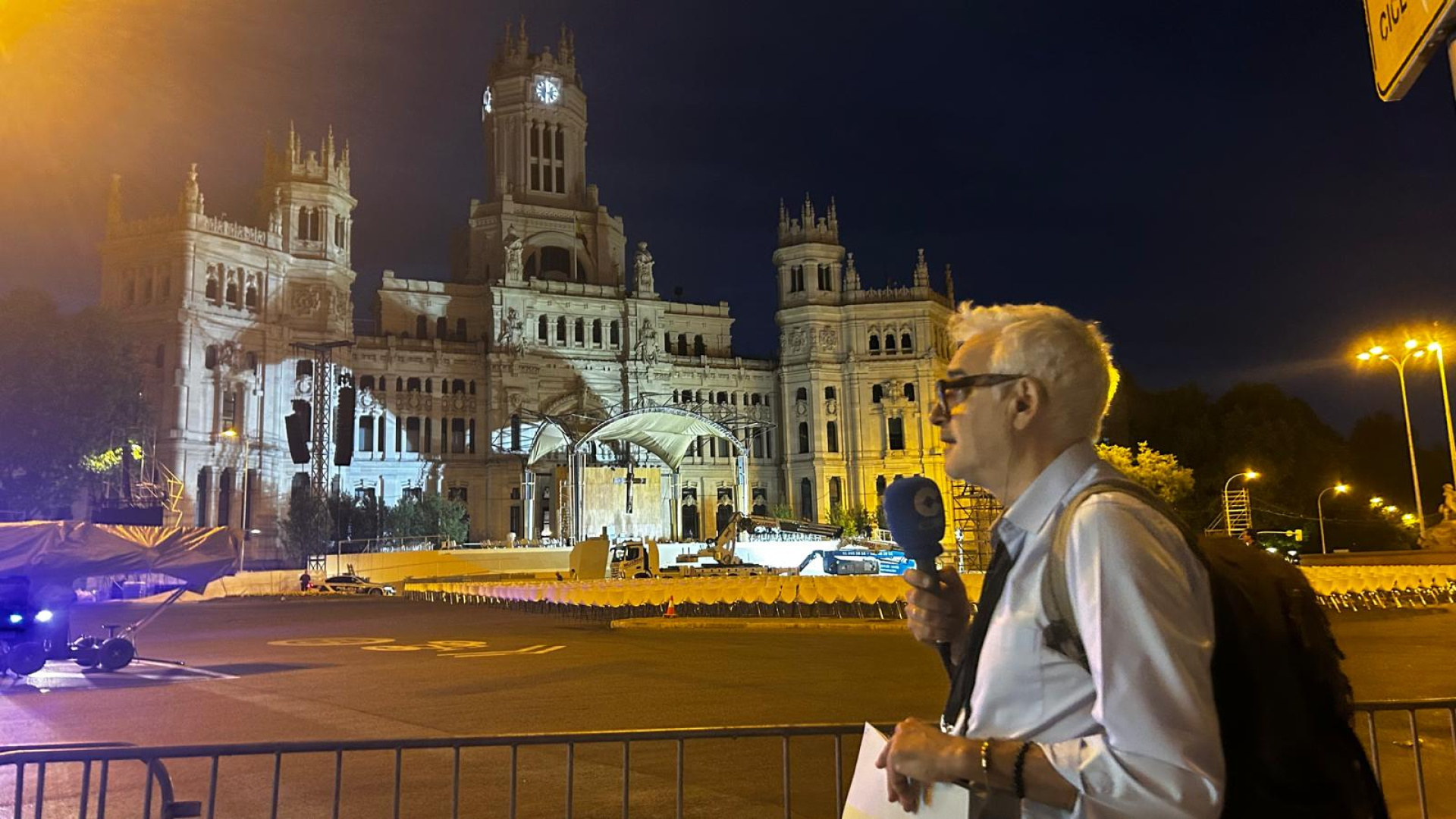 Quedan horas para que el Papa aterrice en España y en COPE ya te lo estamos contando: Fernando De Haro recorre el centro de Madrid