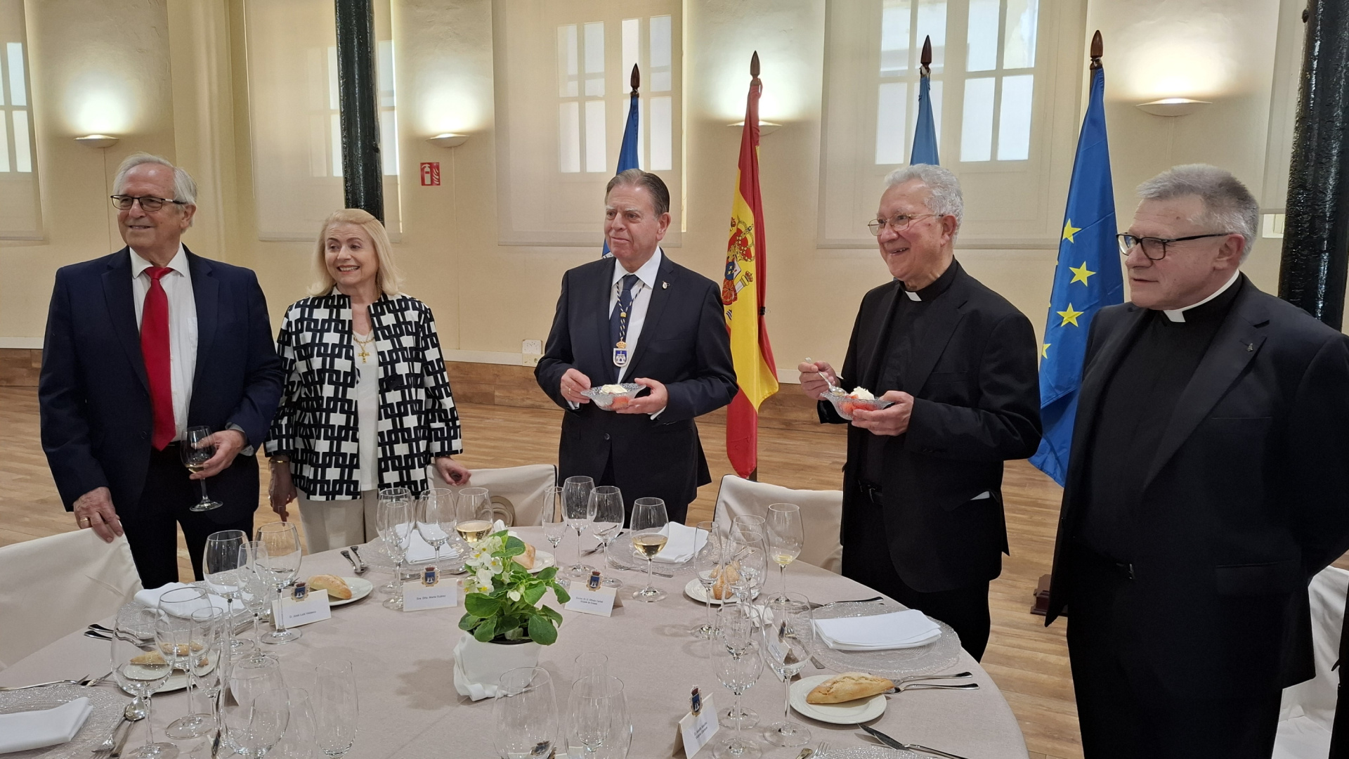 Ayuntamiento de Oviedo e Iglesia comparten las fresas del Co