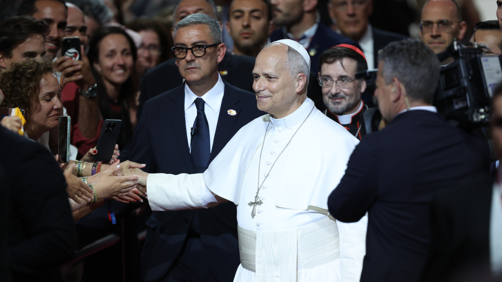 La bienvenida al Papa de José Cobo, arzobispo de Madrid, en 