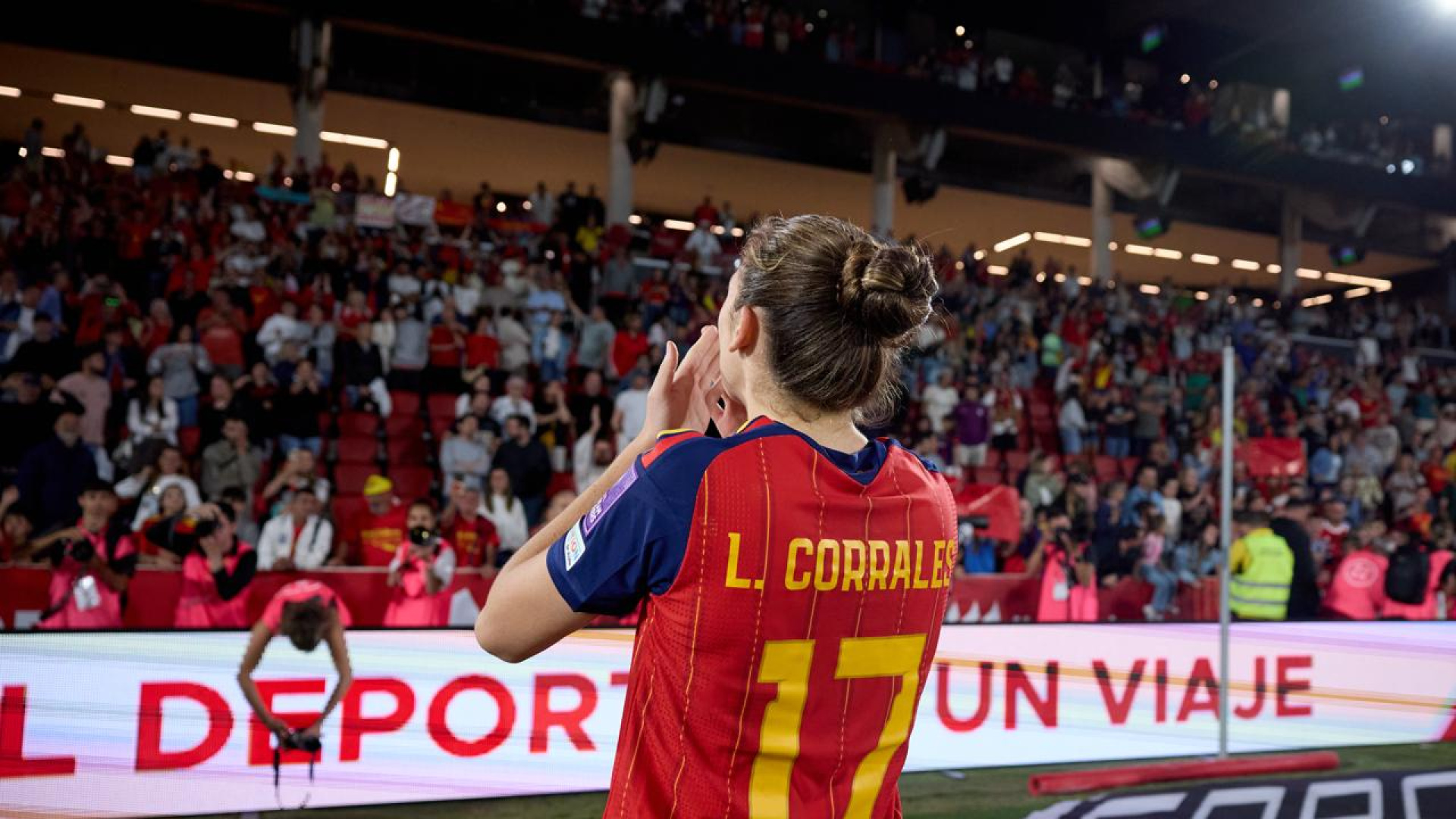 España y la afición mallorquina se regalan una noche para re