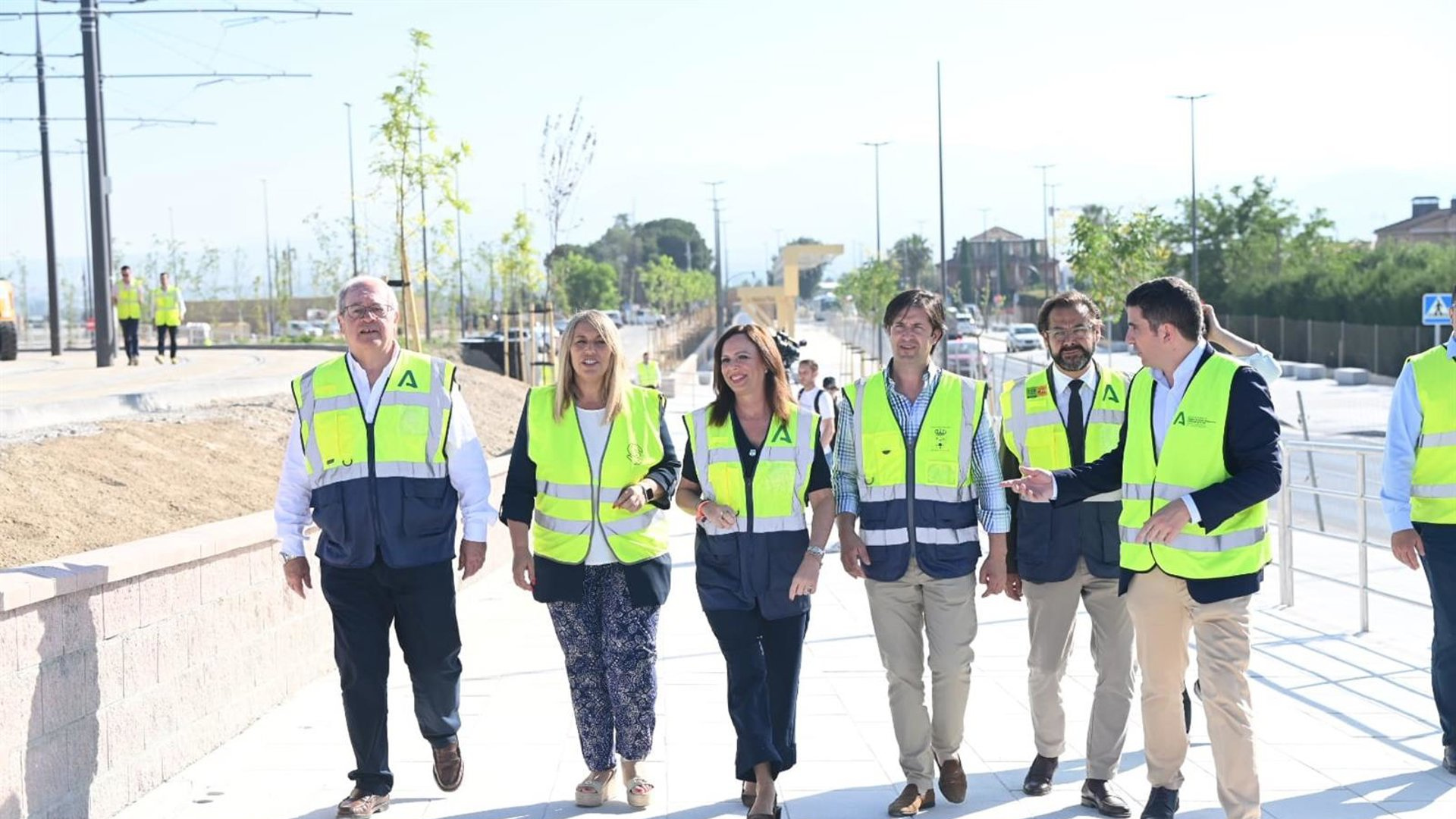 El Metro de Granada estrena una plaza mirador que une pasado