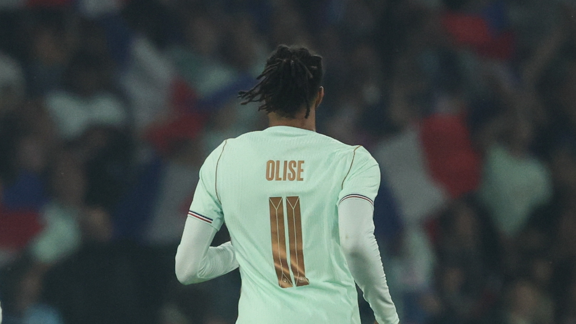Un triplete de Olise hace soñar a Francia