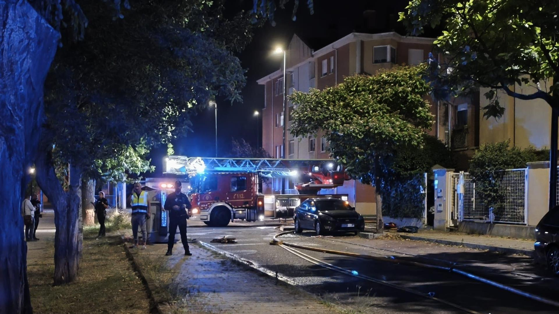 Explota una bombona en una barbacoa y provoca un incendio en