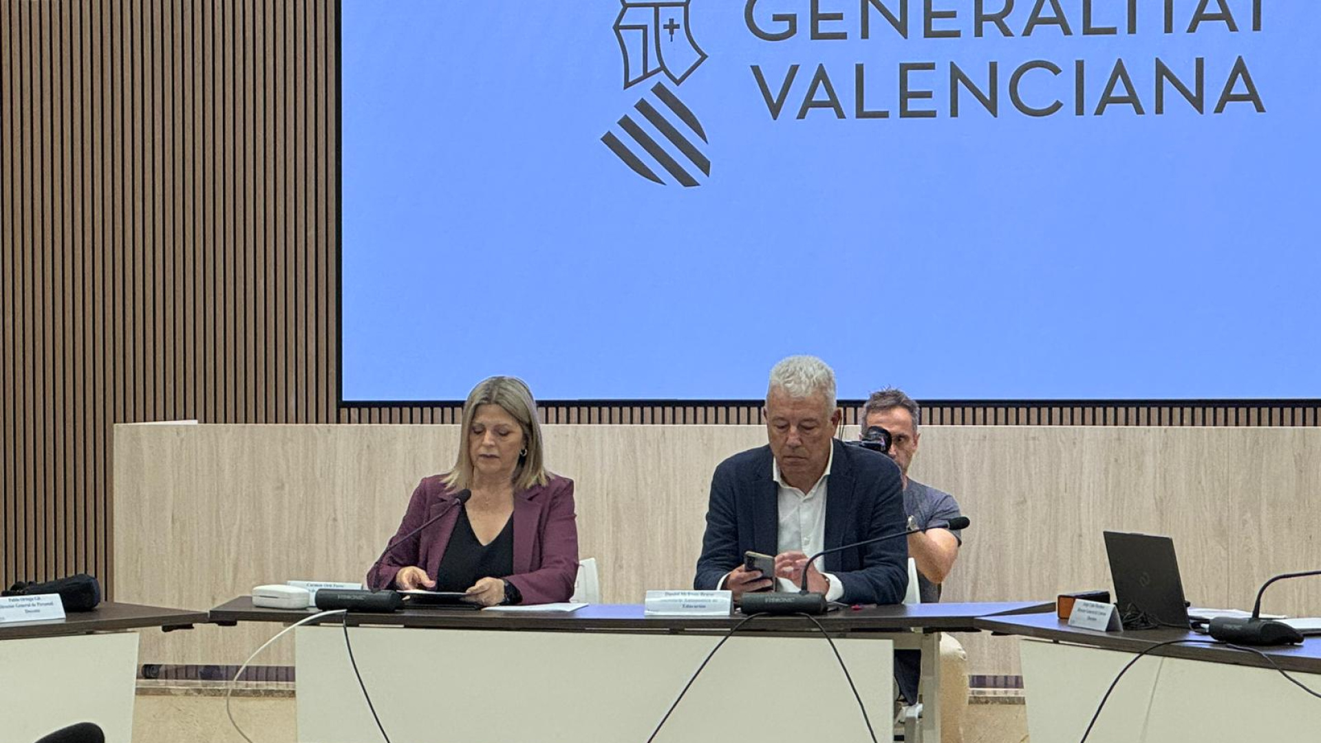 Educación acerca posturas con los sindicatos para 