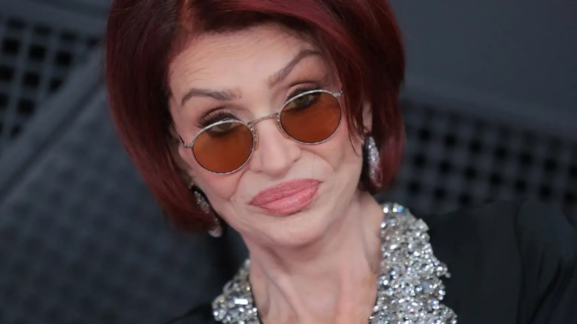 Sharon Osbourne responde a quienes la acusan de lucrarse con