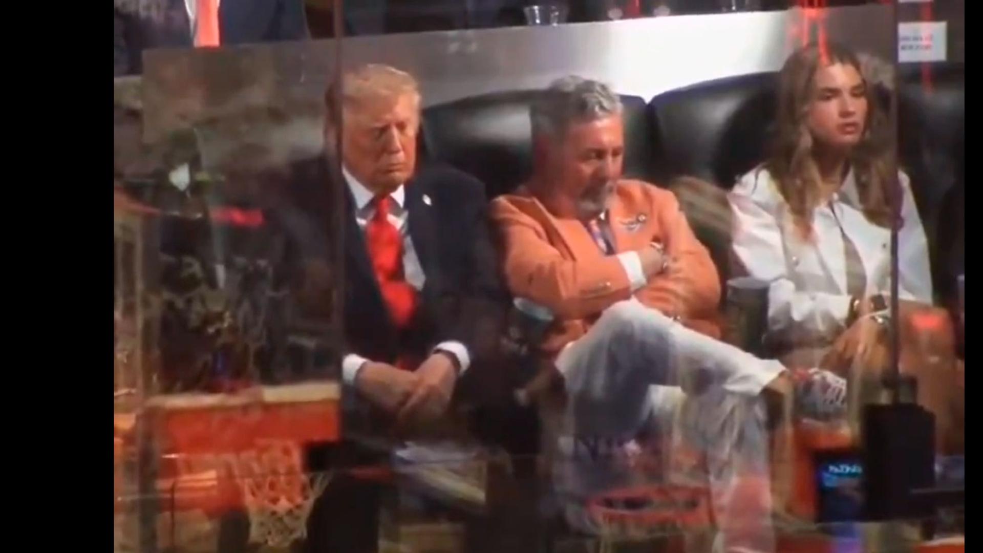 Donald Trump, abucheado y dormido en el Madison durante el K