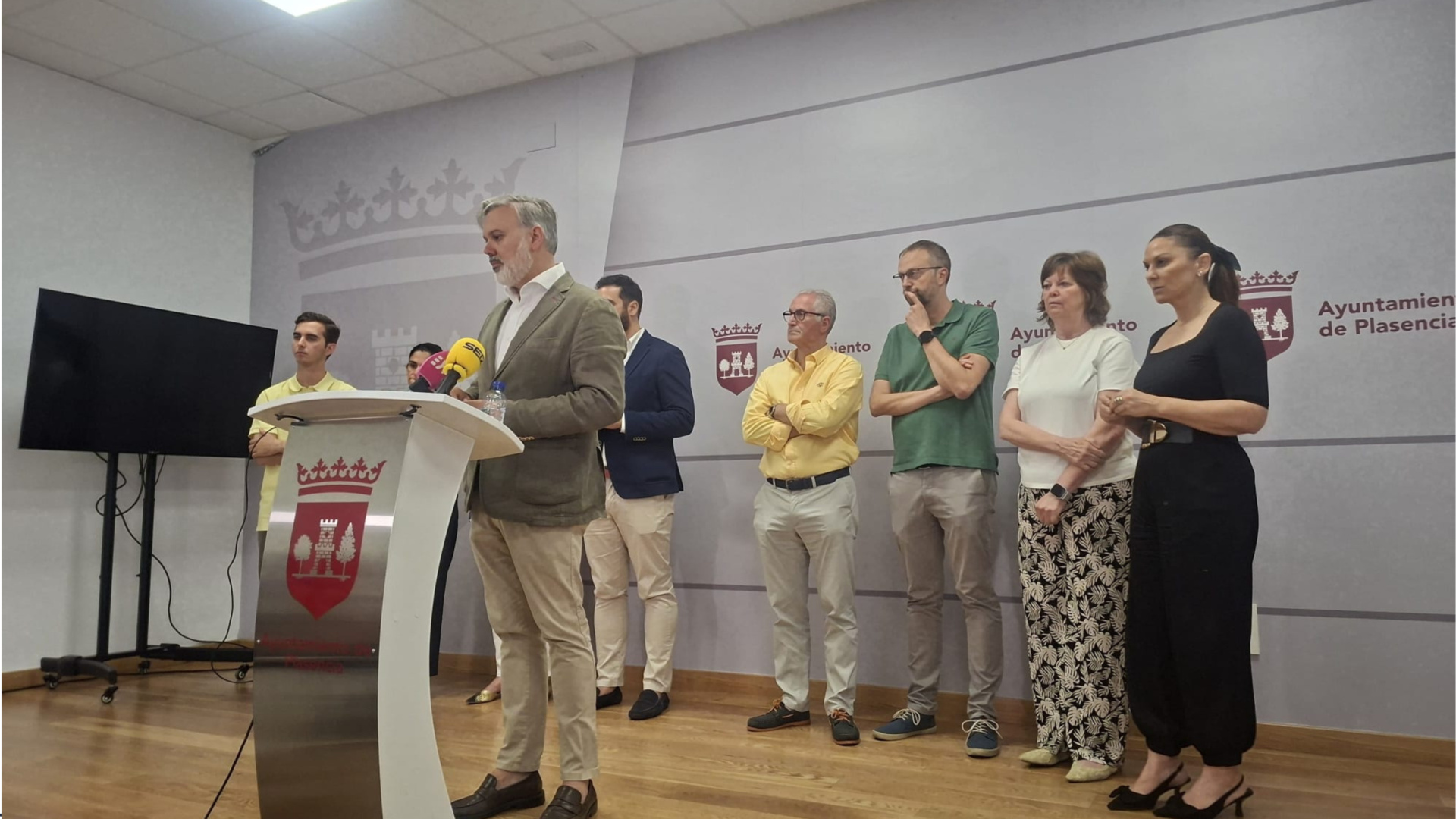 Pizarro, entre lágrimas en su adiós a la alcaldía 