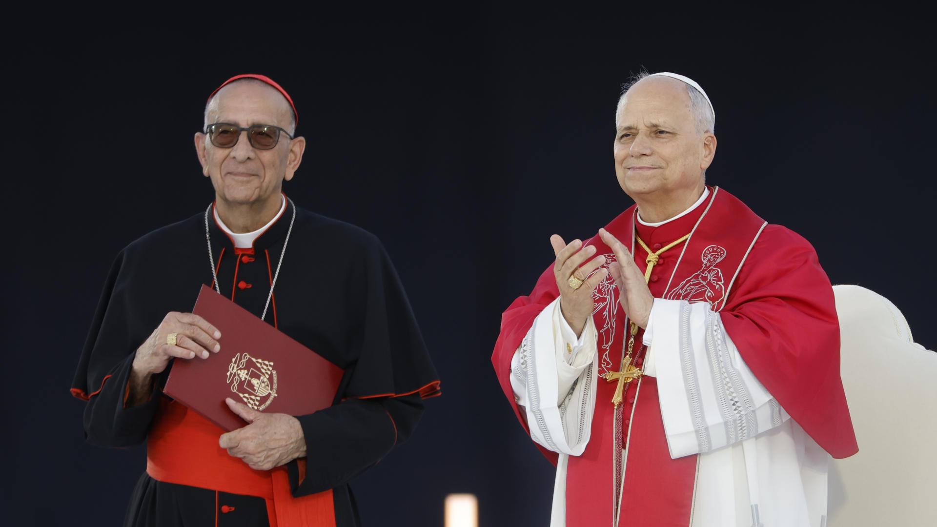 Juan José Omella en la bienvenida al Papa al Estadio de Mont