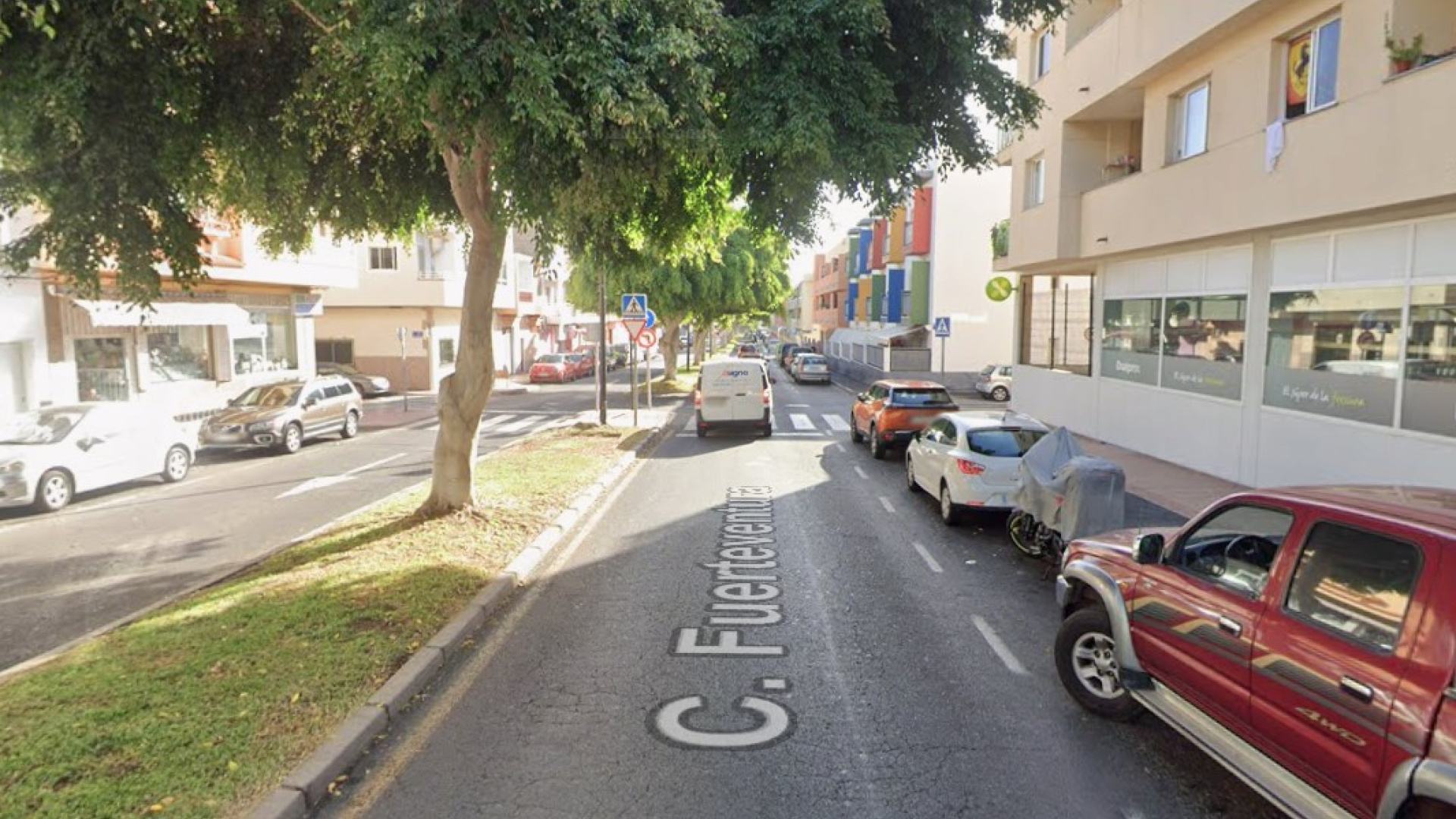 Un barrio del sur de Tenerife estalla contra la in