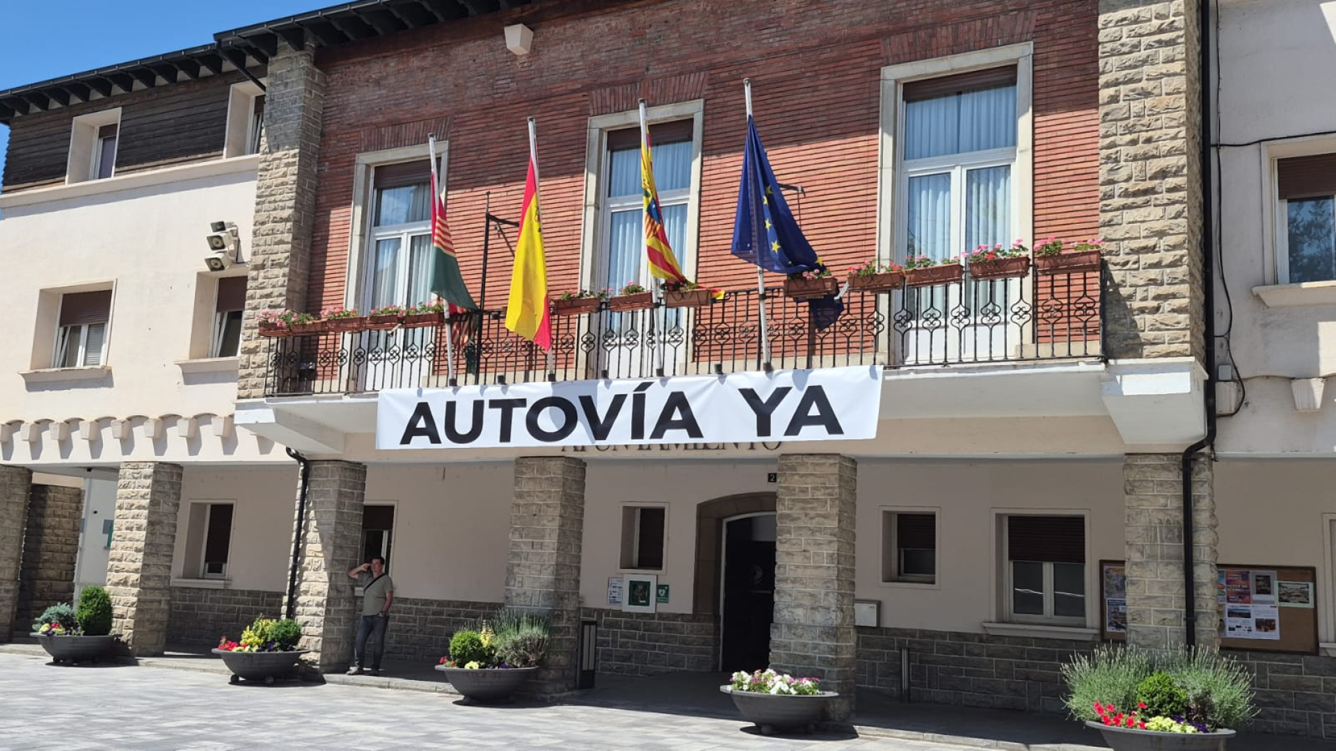 Sabiñánigo estudia acciones legales por la variante de la A-