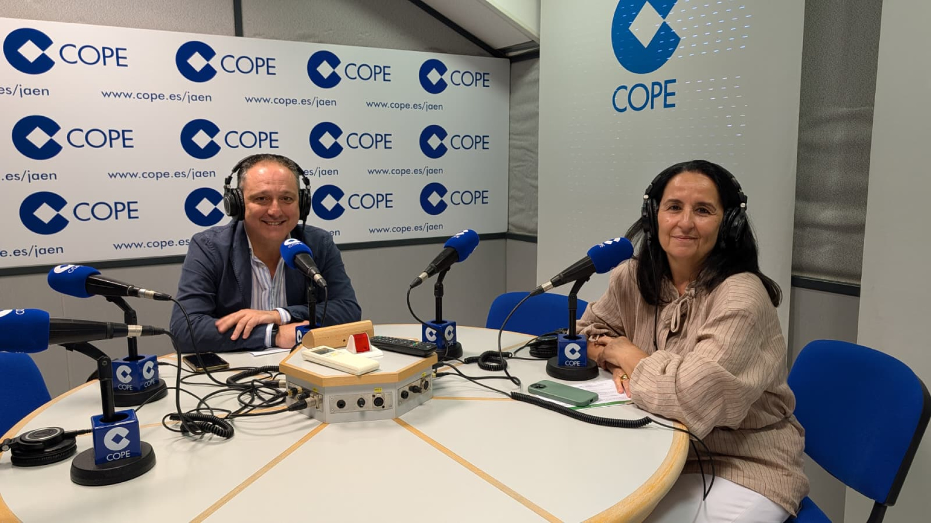 Los farmacéuticos de Jaén premian la labor social y avanzan 