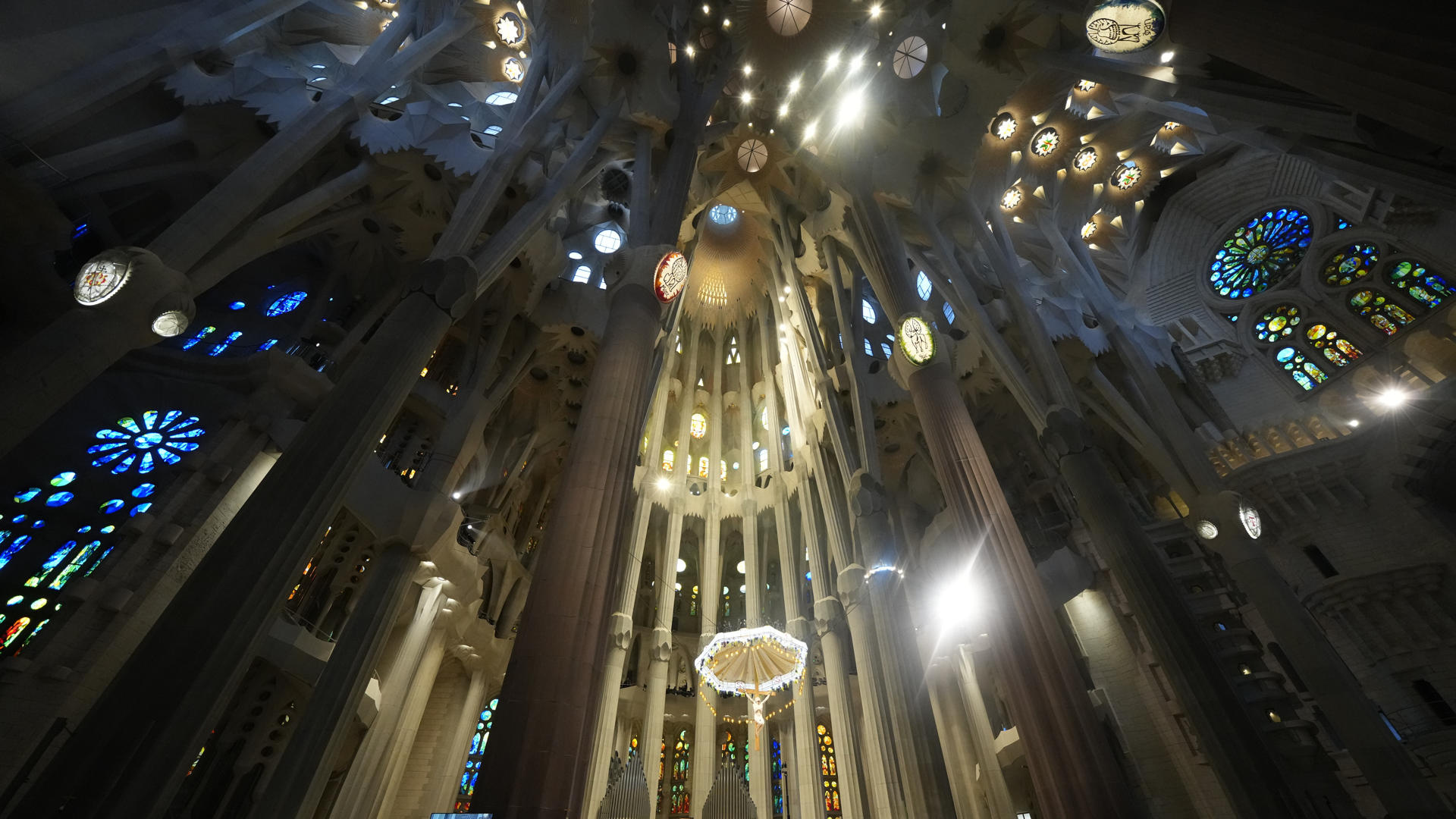 León está presente en la inauguración de la Torre 