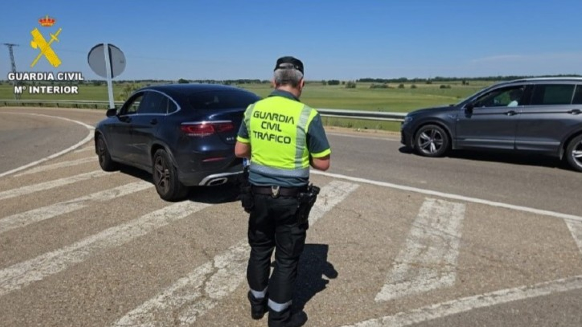 Investigan a un conductor por circular a 215 km/h 