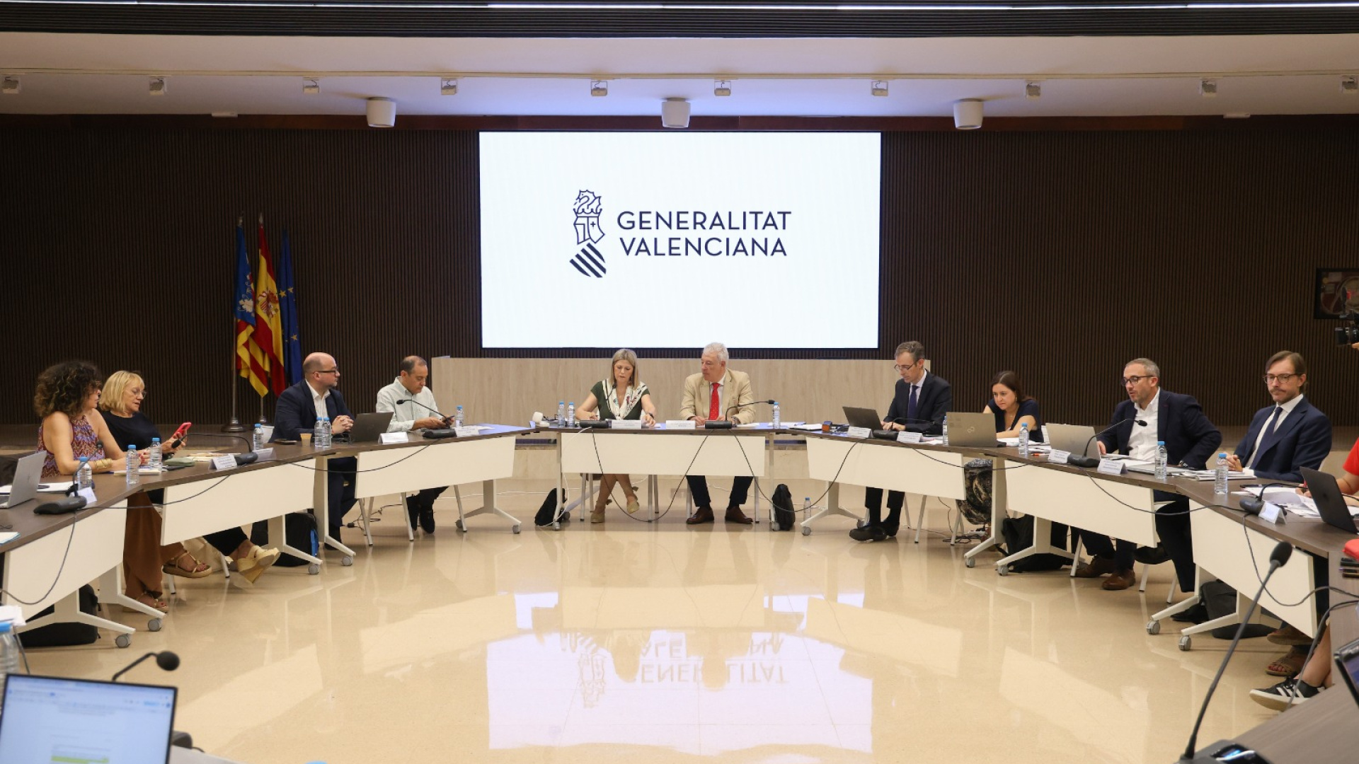 Educación y sindicatos acercan posturas en burocracia, mient
