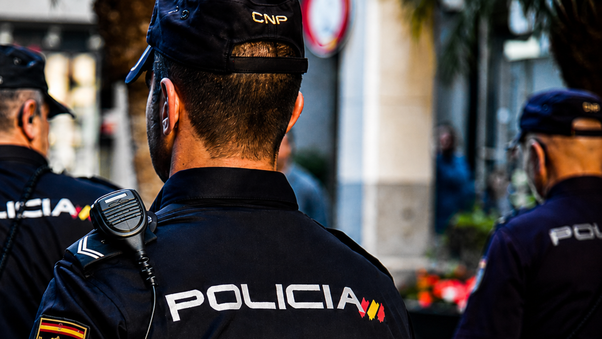 Un detenido y varios policías heridos en los disturbios de S