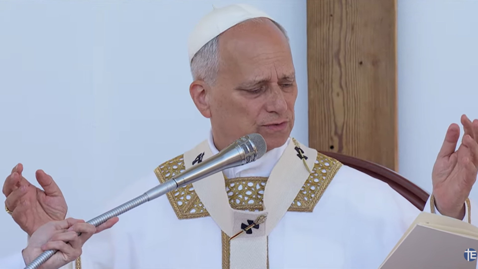 El Papa pide, en el Estadio Gran Canaria, que la c