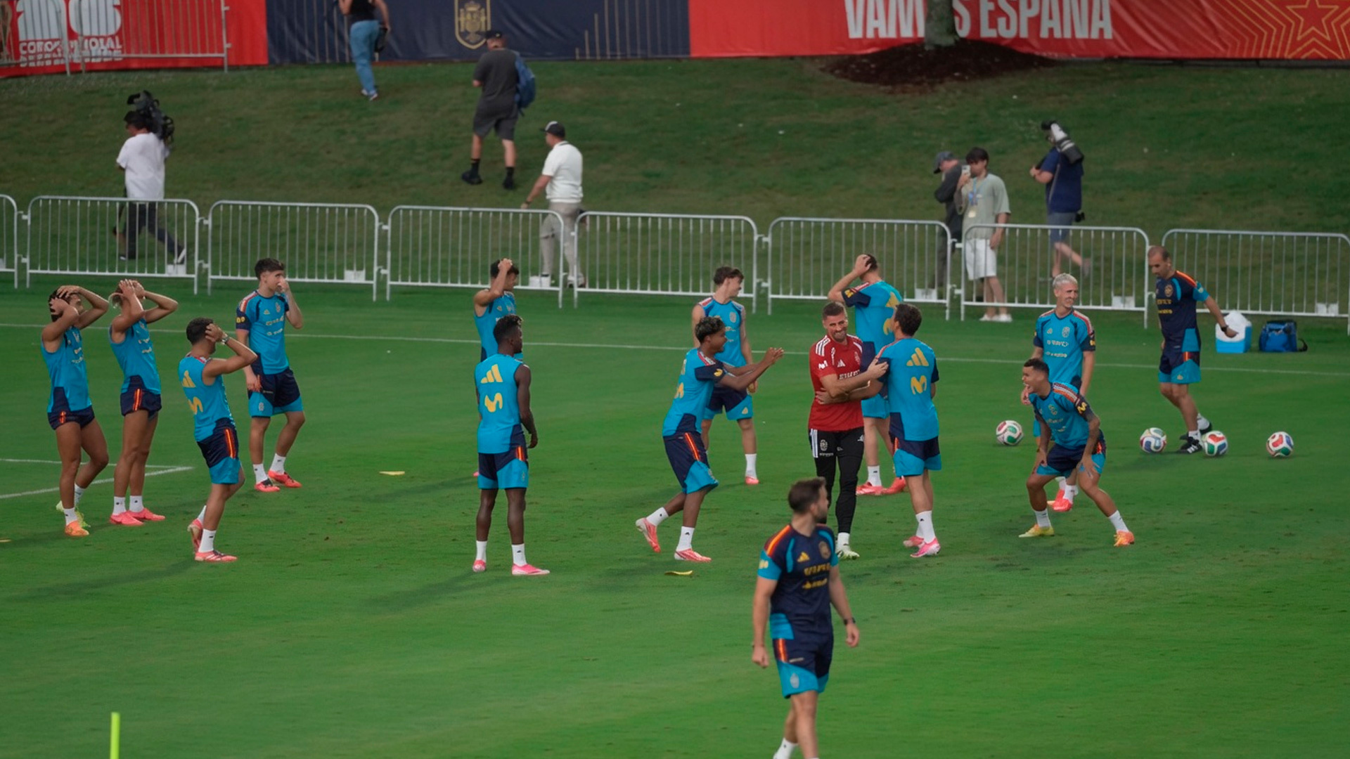 Los jugadores de la selección española y los periodistas, desalojados del entrenamiento por una alerta de tornado en Chattanooga