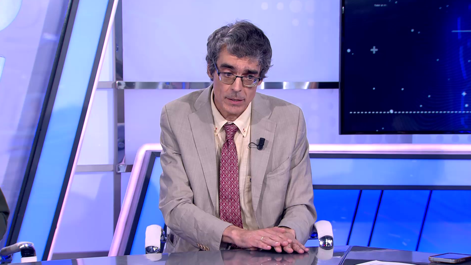 "Zapatero corre riesgo serio de acabar en la cárcel, pero el motivo de preocupación no son las joyas: es la trama de corrupción en la que puede estar inmerso"