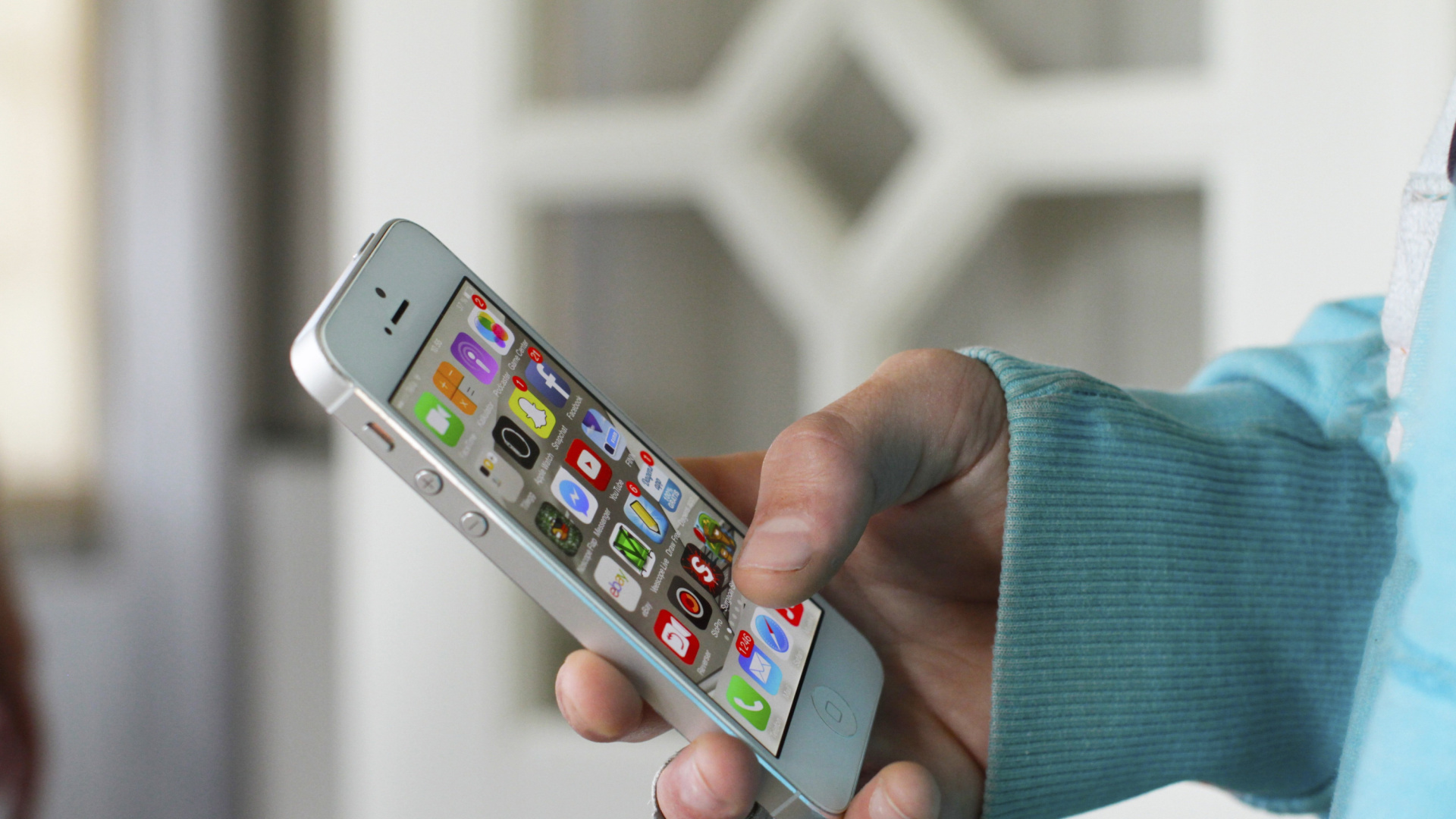 California Law May Require ID to Set Up Phones in 2027
