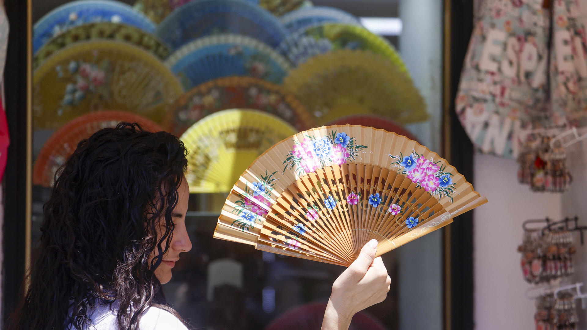El mapa de la tercera ola de calor de verano: AEMET activa avisos en lugares que superarán los 42 grados este martes