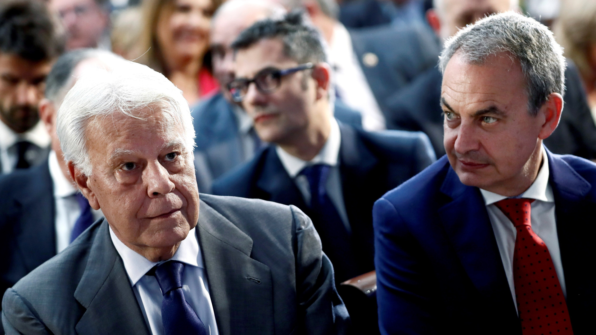 "No es razonable que Zapatero siga siendo una referencia en este momento. Yo, si fuera del Gobierno, no le respaldaría. Hace ya muchos años que a mí no me engañó, yo nunca he creído en este hombre"