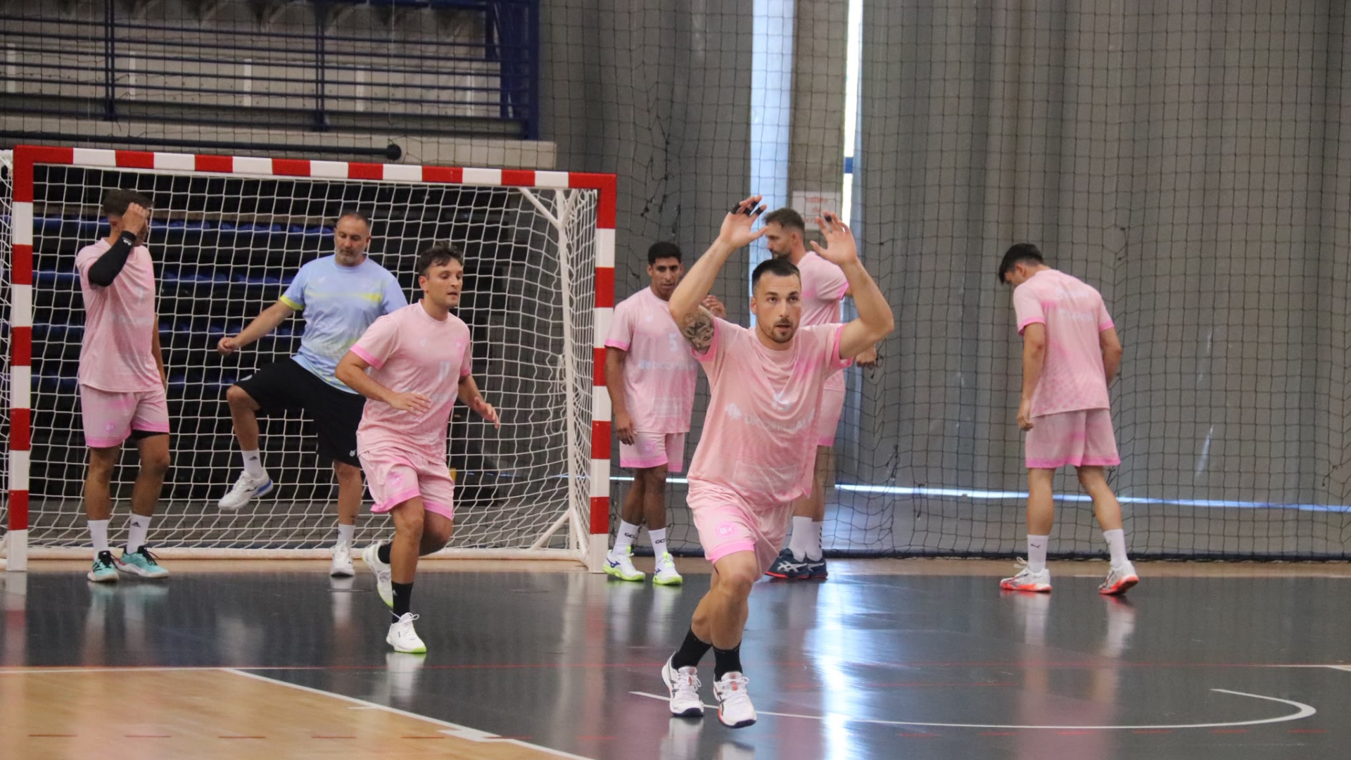 El Dicorpebal Logroño arranca con la ilusión de Europa y una plantilla “más compensada”