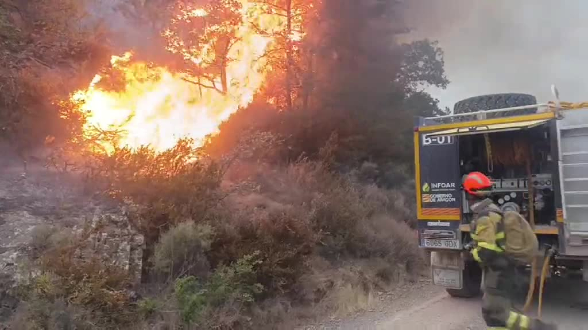 Las Peñas de Riglos Wildfire Spreads to 16,600 Hectares