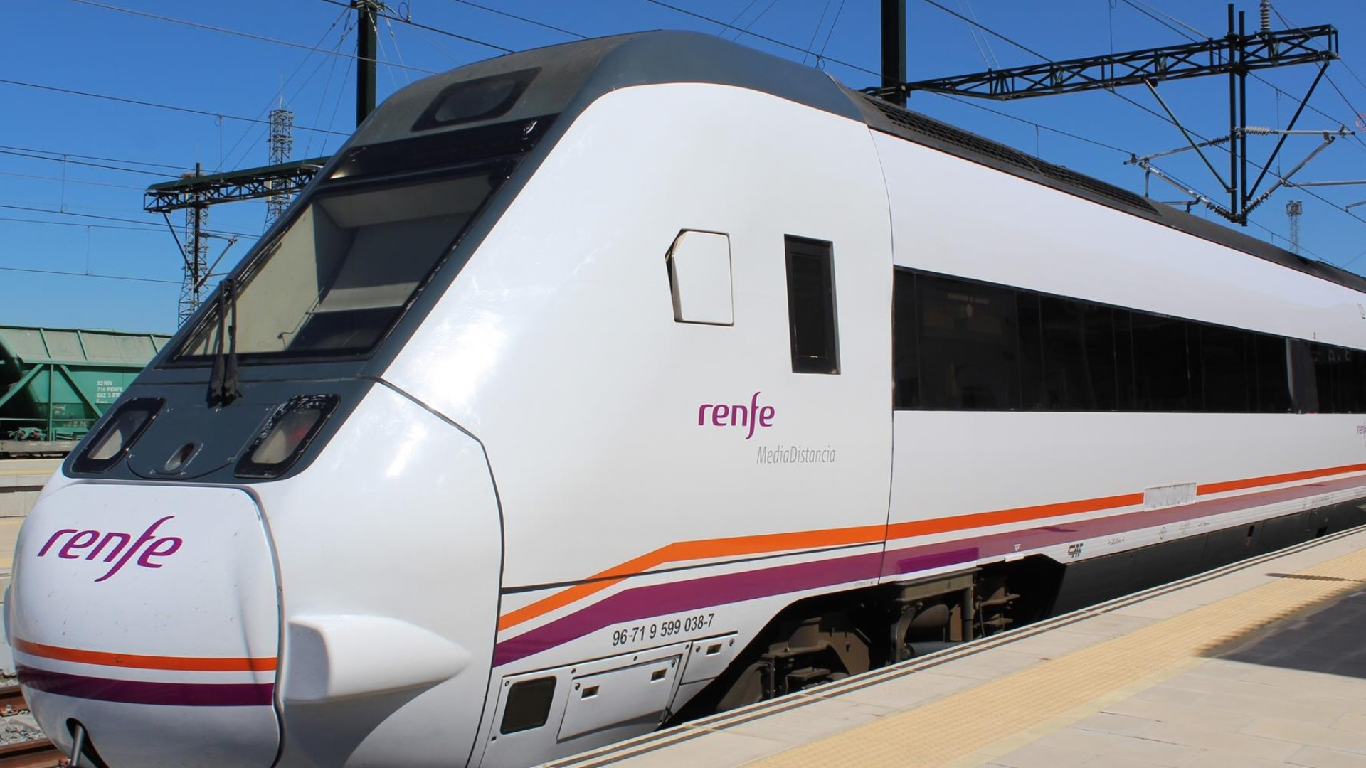 Renfe restablecerá el 6 de septiembre los trenes entre Extremadura y Sevilla pero mantiene el plan por carretera con Madrid