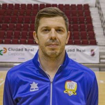 Santiago Urdiales, entrenador del Caserio Ciudad Real