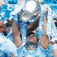 El Kun Agüero levanta el título de la Premier League en mayo de 2015