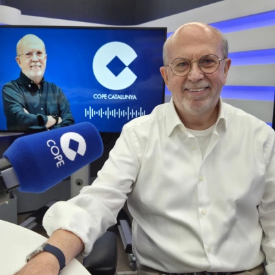 Manolo Oliveros, en los estudios de COPE Cataluña