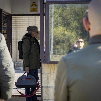 La exjefa de ETA Soledad Iparraguirre, 'Anboto', sale este martes de la cárcel de Martutene de San Sebastián tras la concesión de un régimen de semilibertad, en aplicación del artículo 100.2 del Reglamento Penitenciario, el mismo que se otorgó en su día al exdirigente de ETA Garikoitz Aspiazu, Txeroki