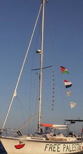 El almirante retirado Juan Rodríguez Garat: “Los barcos serán interceptados… pero siempre hay riesgo de desastre.”