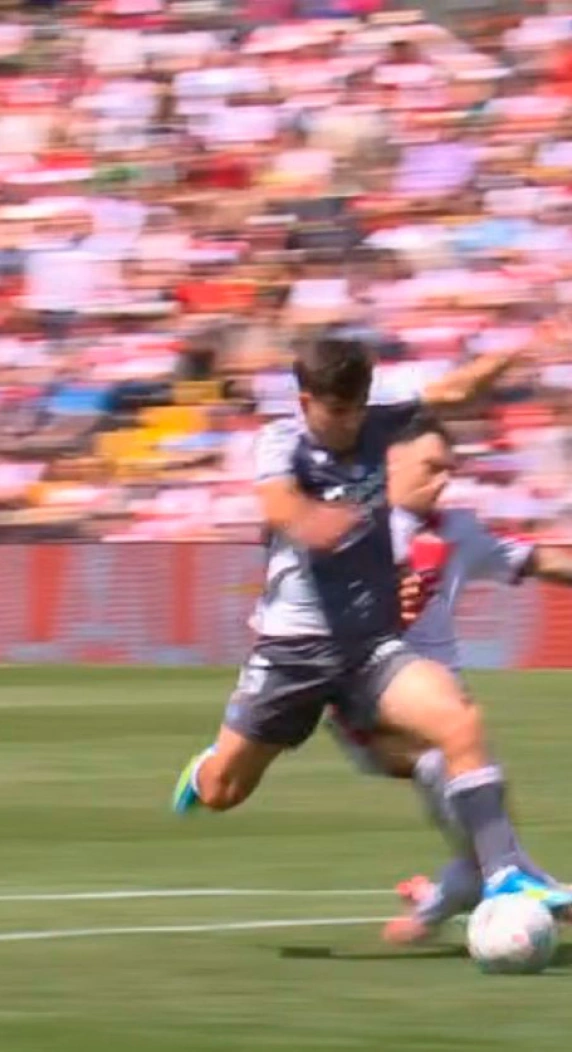 Imagen del penalti polémico en el Rayo-Real Sociedad