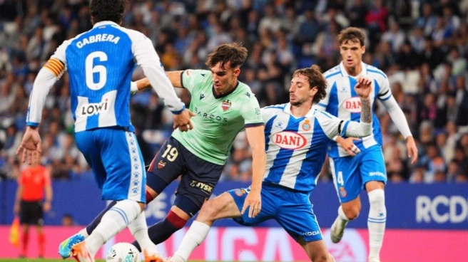 El Levante UD viaja a sus orígenes con su nueva piel para la temporada ...