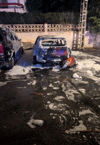 Intervienen de madrugada en Almuñécar por el incendio de dos vehículos en la calle